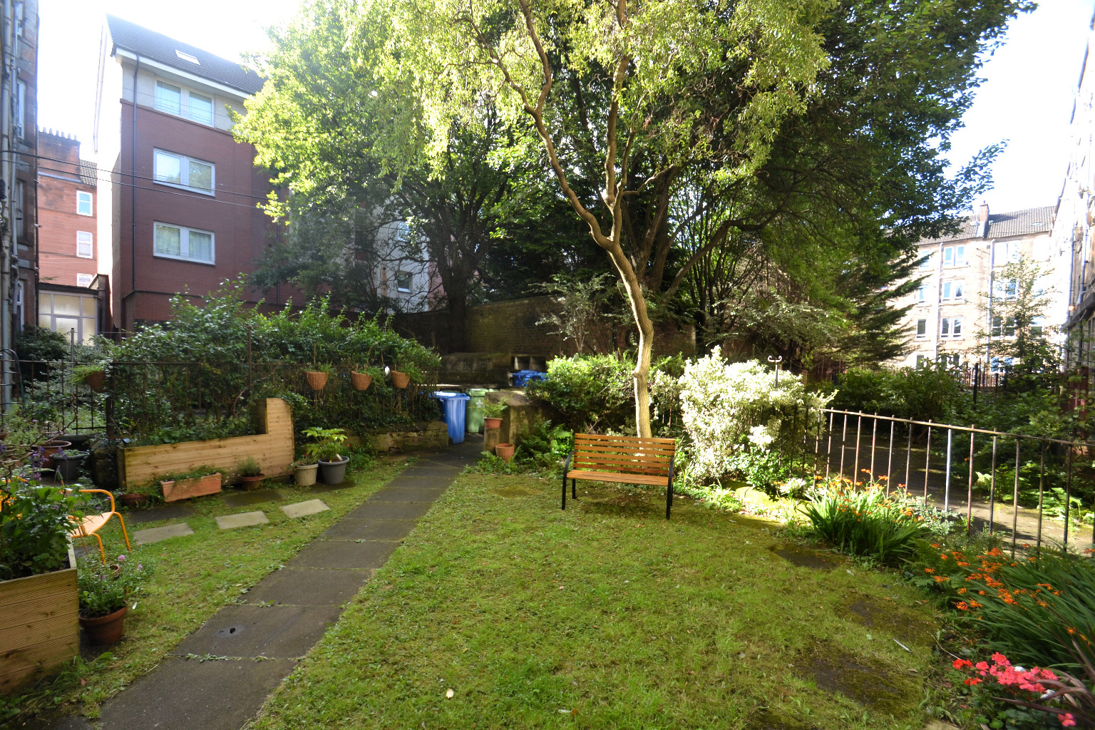 2 bed flat for sale in Waverley Gardens, Glasgow  - Property Image 13