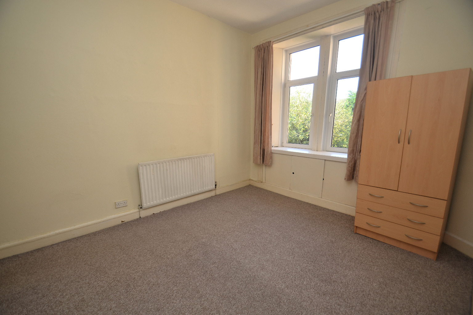 2 bed flat for sale in Waverley Gardens, Glasgow  - Property Image 8