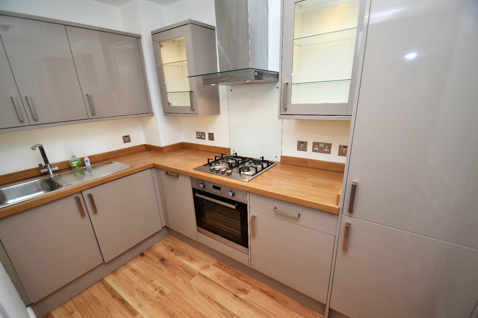 2 bed flat to rent in Clarkston Road, Glasgow  - Property Image 4