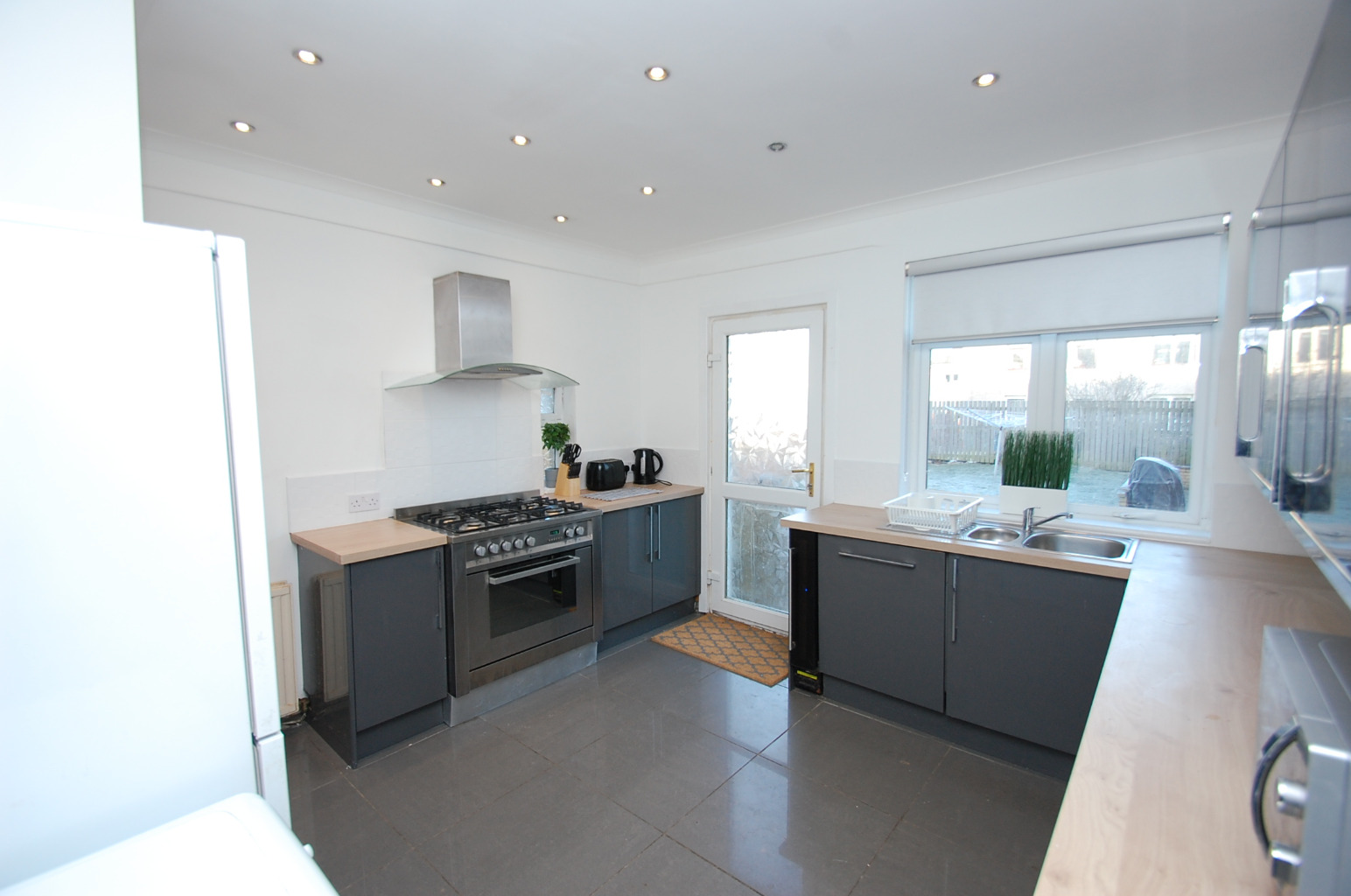 3 bed semi-detached house for sale in Oxton Drive, Glasgow  - Property Image 10