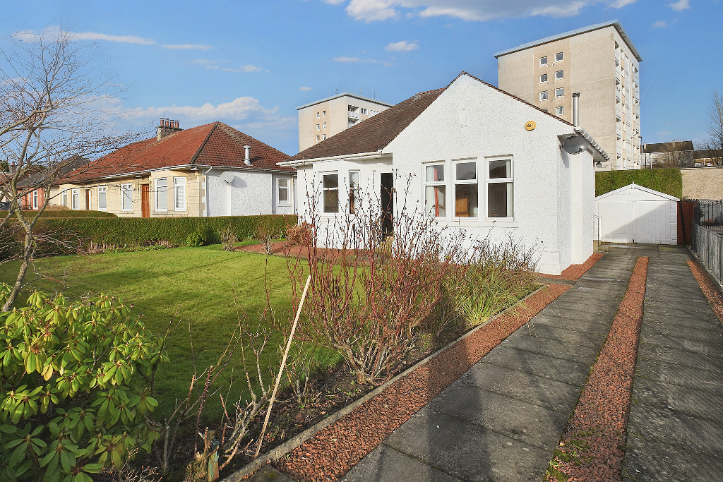 2 bed detached bungalow for sale in Birkhall Avenue, Glasgow - Property Image 1