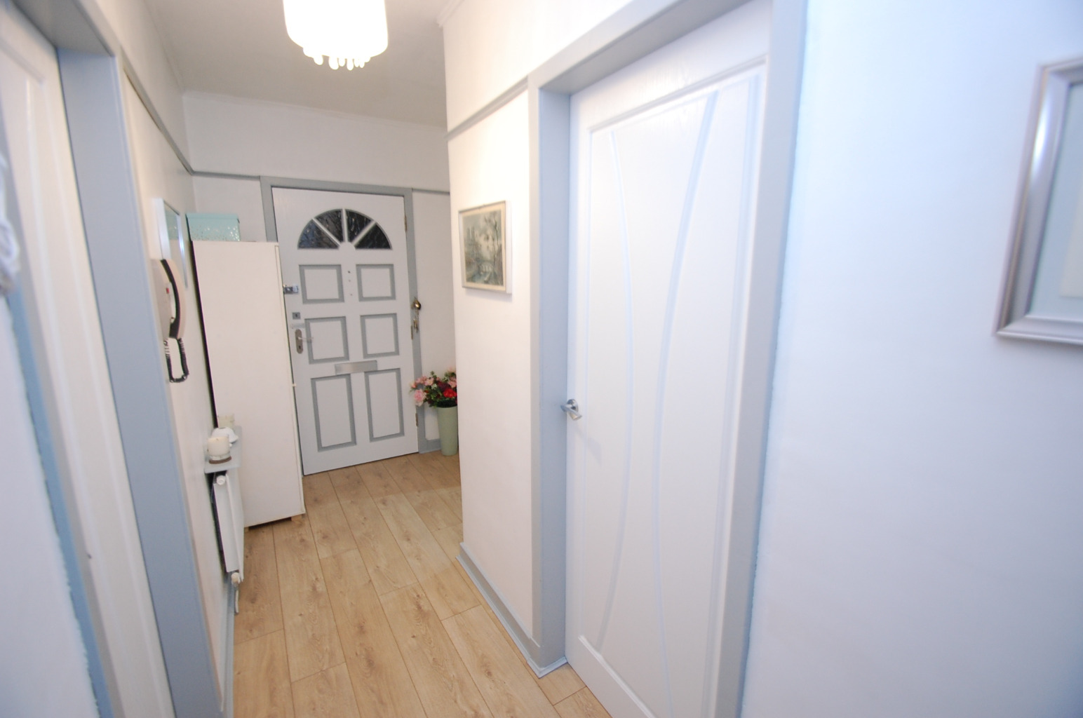 2 bed flat for sale in Kinnell Avenue, Glasgow  - Property Image 5
