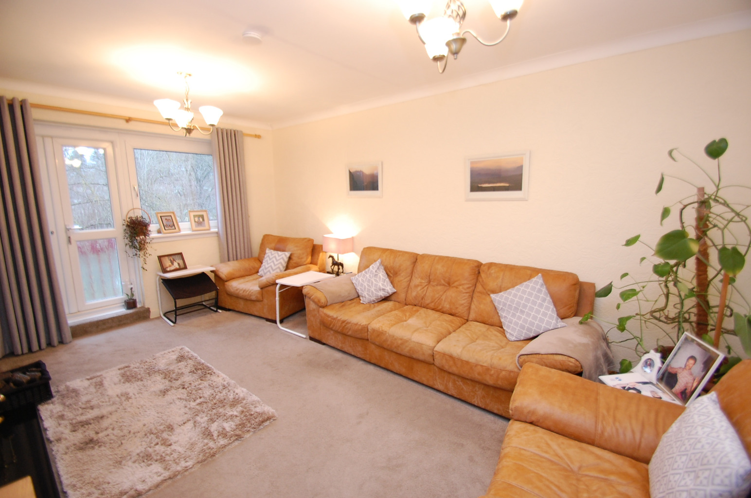 2 bed flat for sale in Kinnell Avenue, Glasgow  - Property Image 2
