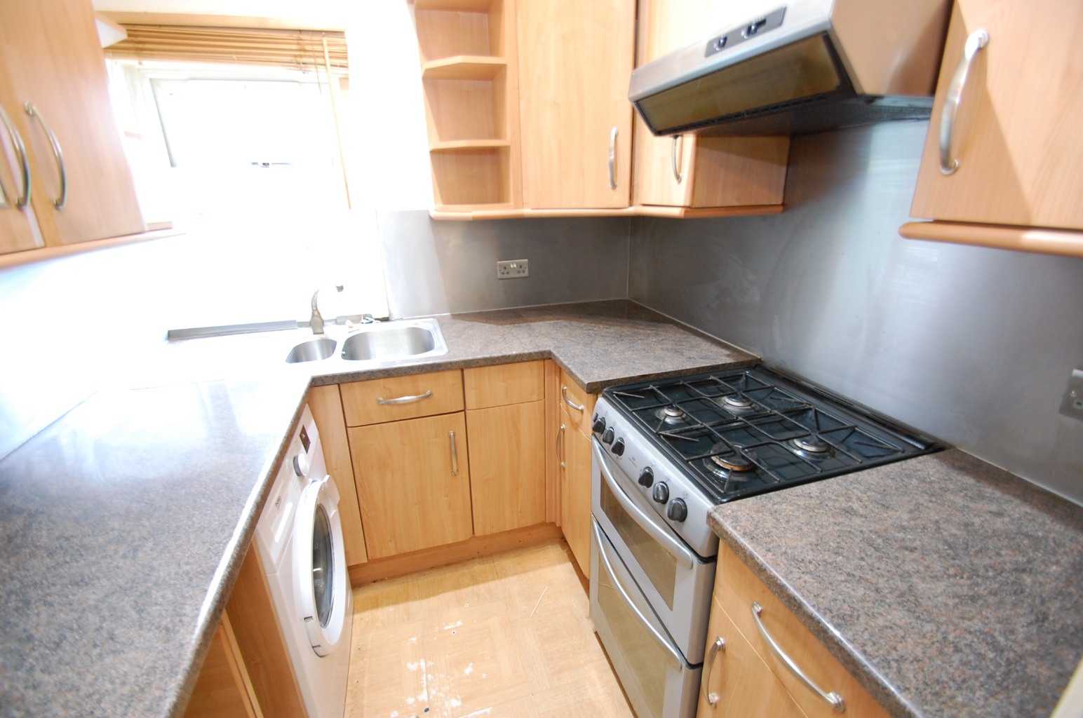 3 bed flat for sale in Muirdrum Avenue, Glasgow  - Property Image 5