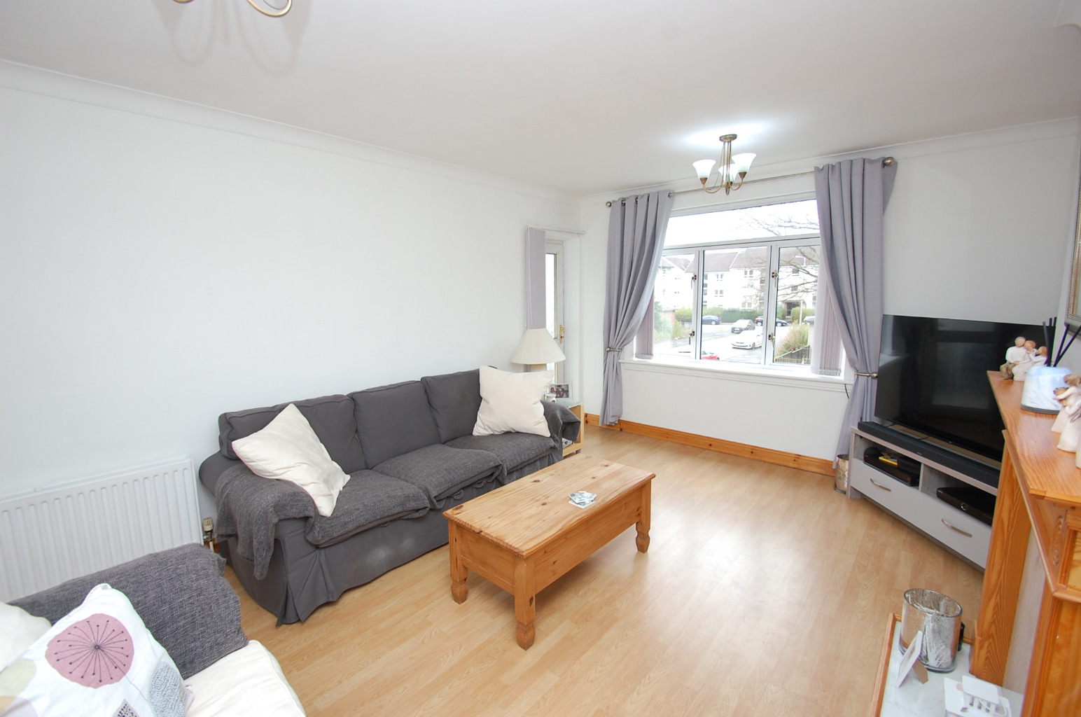 2 bed flat for sale in Hillington Quadrant, Glasgow  - Property Image 3