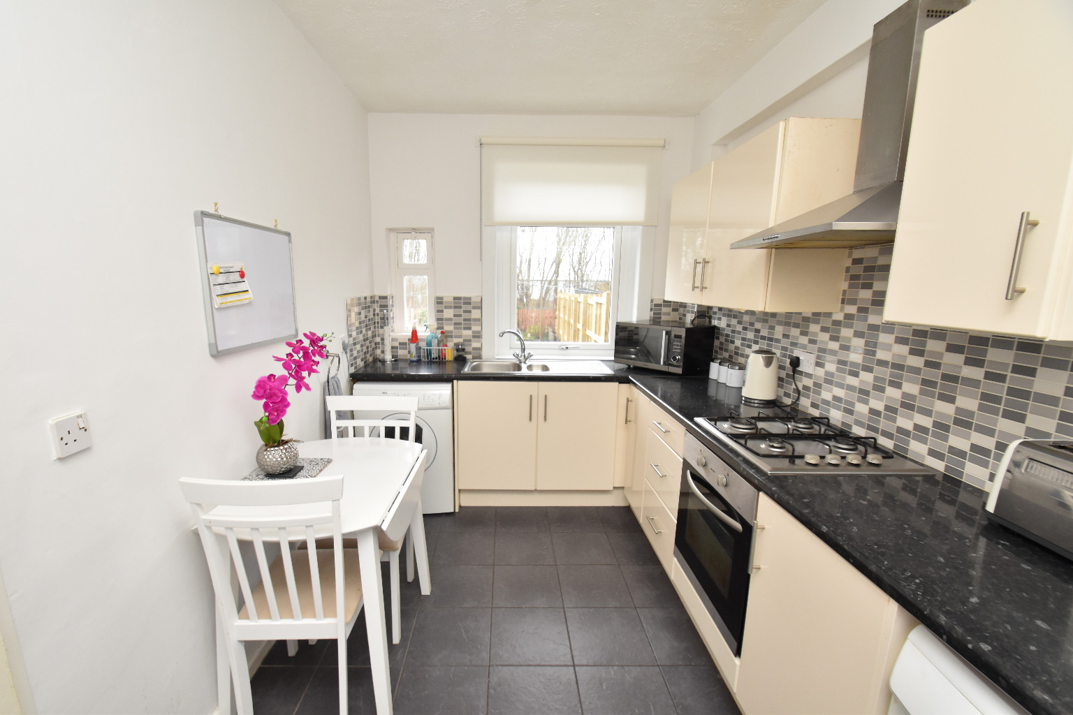 2 bed end of terrace house for sale in Ladykirk Drive, Glasgow  - Property Image 7