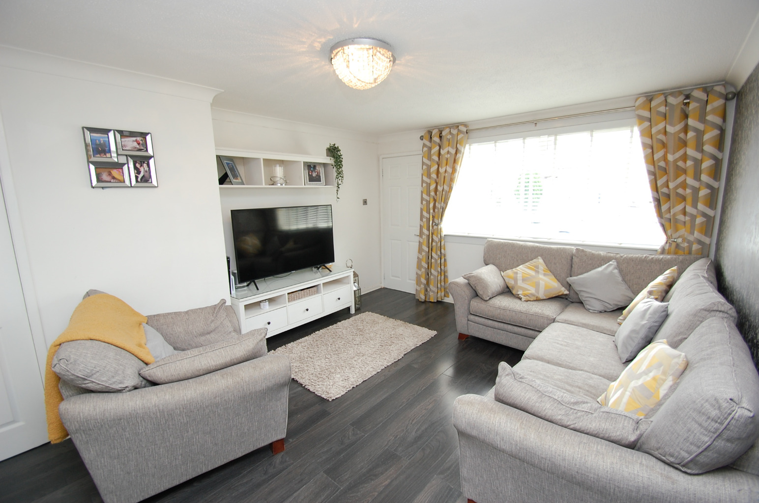 2 bed flat for sale in Faskin Place, Glasgow  - Property Image 2
