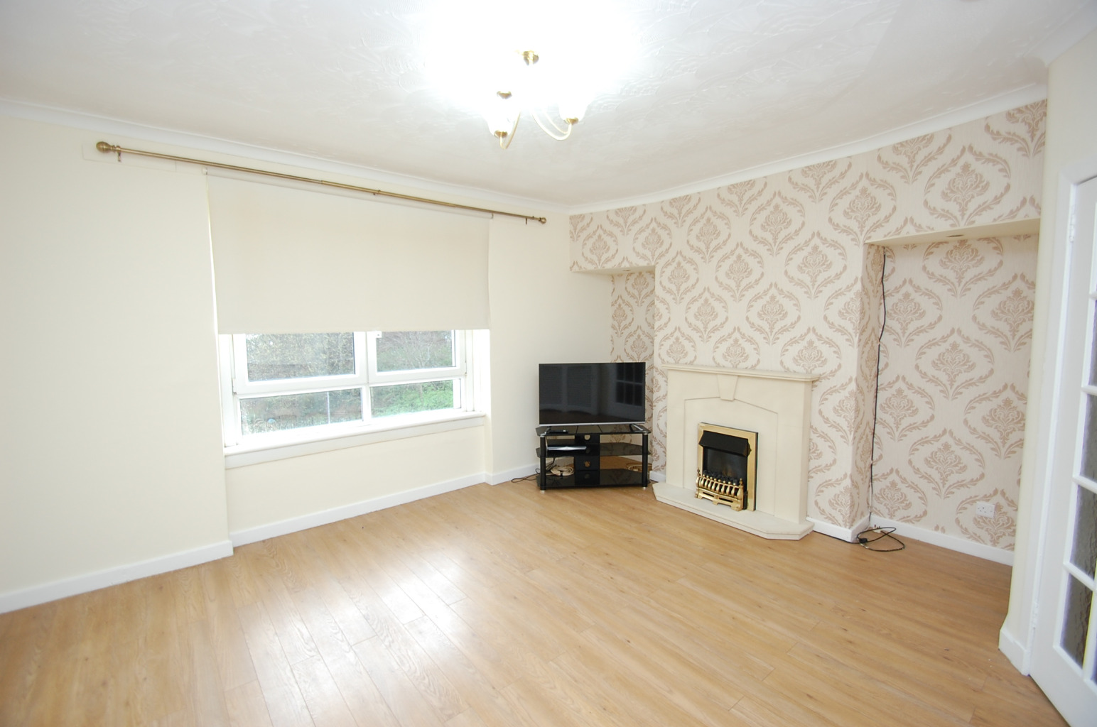 3 bed flat for sale in Summertown Road, Glasgow  - Property Image 2