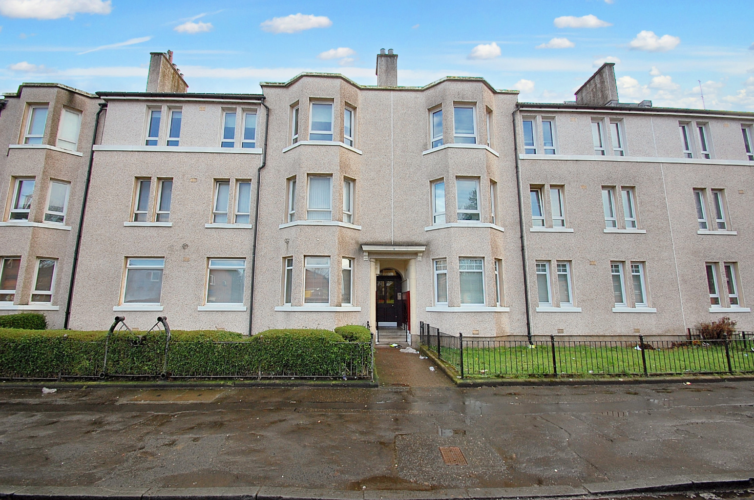 3 bed flat for sale in Summertown Road, Glasgow - Property Image 1