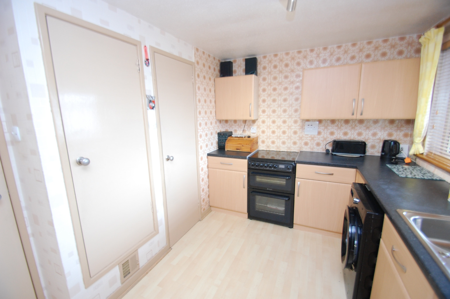 3 bed flat for sale in Hartlaw Crescent  - Property Image 9