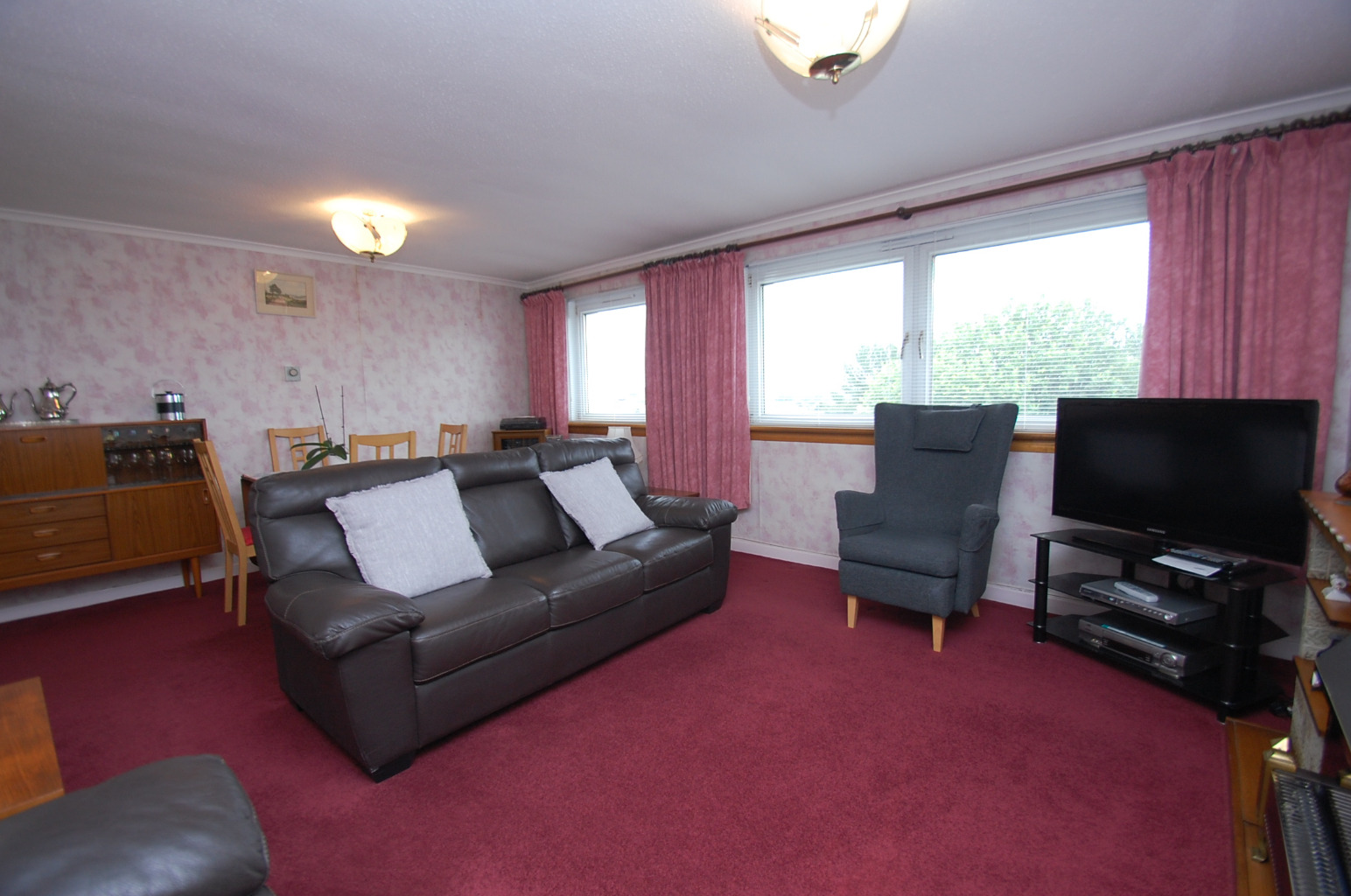 3 bed flat for sale in Hartlaw Crescent  - Property Image 3