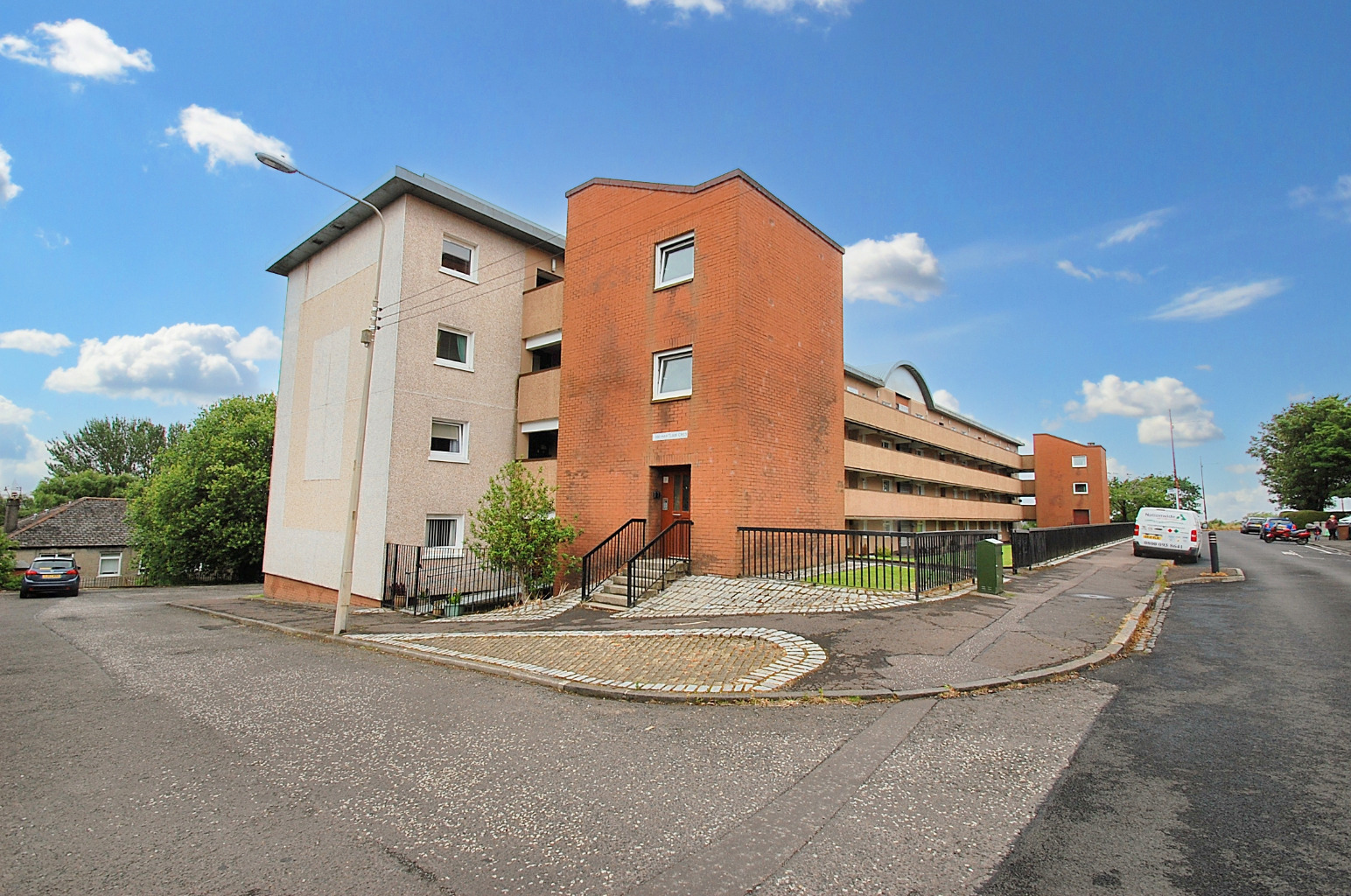 3 bed flat for sale in Hartlaw Crescent  - Property Image 1