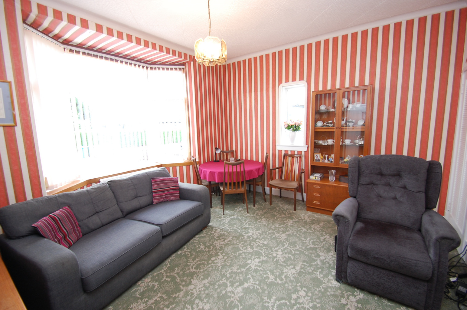 3 bed semi-detached bungalow for sale in Wedderlea Drive, Glasgow  - Property Image 3