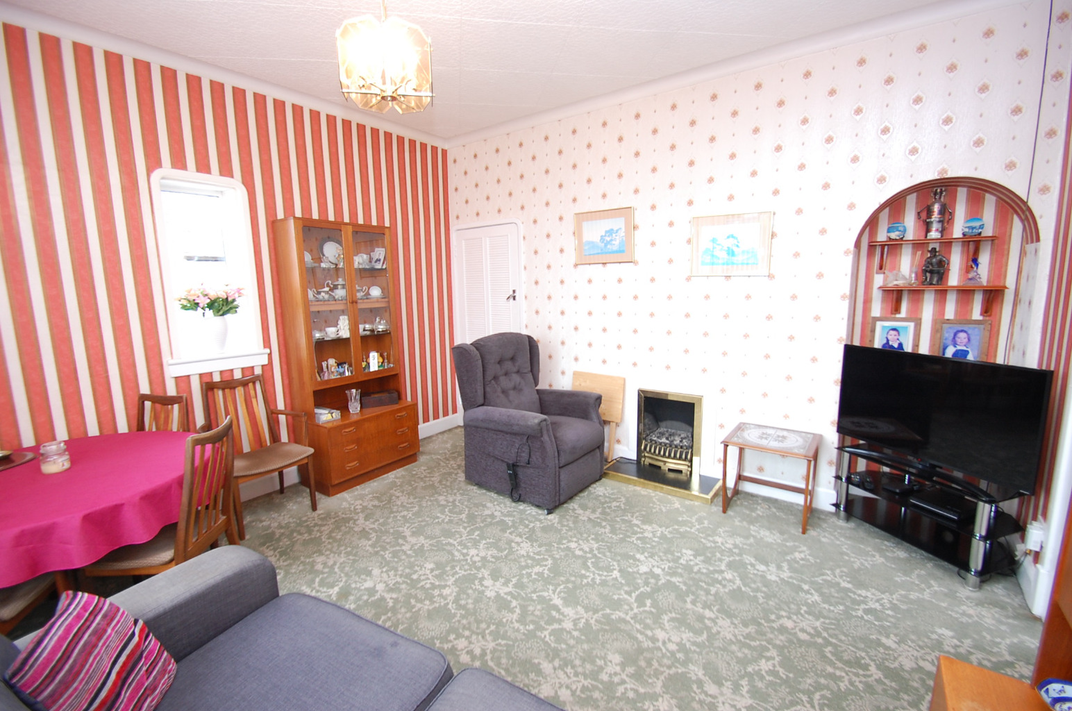 3 bed semi-detached bungalow for sale in Wedderlea Drive, Glasgow  - Property Image 4