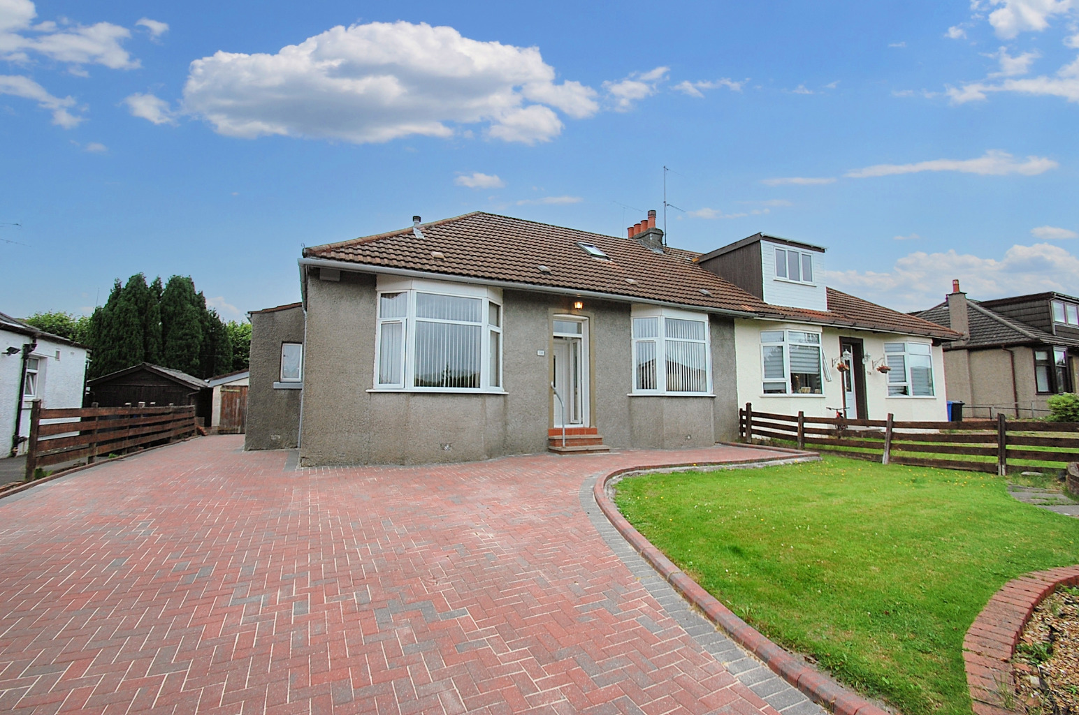 3 bed semi-detached bungalow for sale in Wedderlea Drive, Glasgow  - Property Image 1