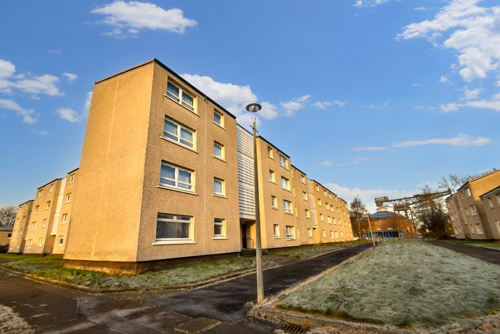 1 bed flat for sale in Maclean Square, Glasgow  - Property Image 1