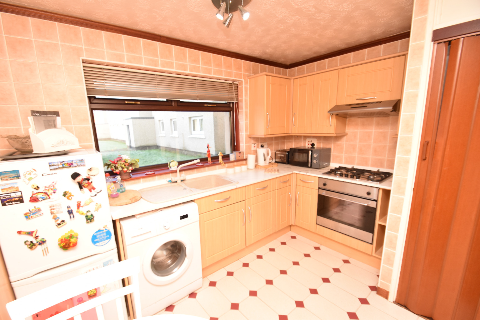 1 bed flat for sale in Maclean Square, Glasgow  - Property Image 4