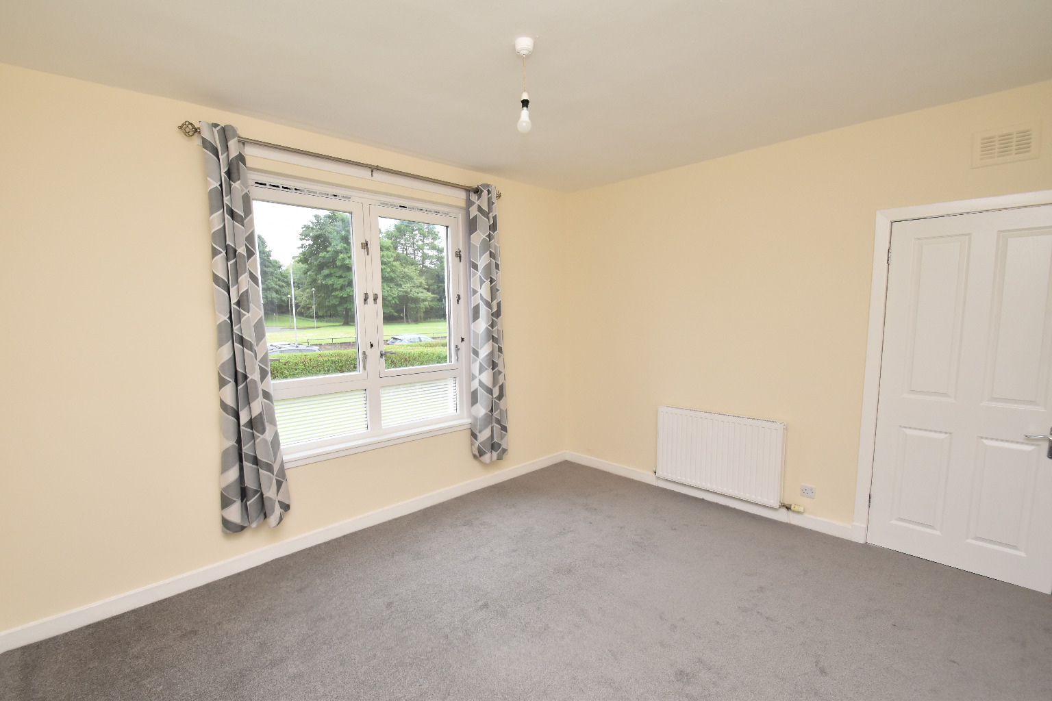 2 bed flat for sale in Kirkton Avenue, Glasgow  - Property Image 9