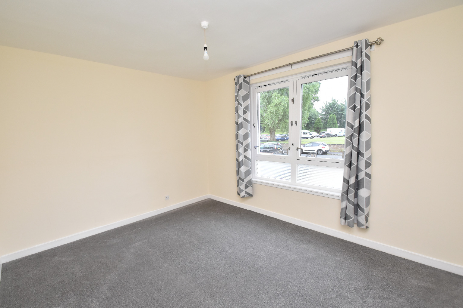 2 bed flat for sale in Kirkton Avenue, Glasgow  - Property Image 8