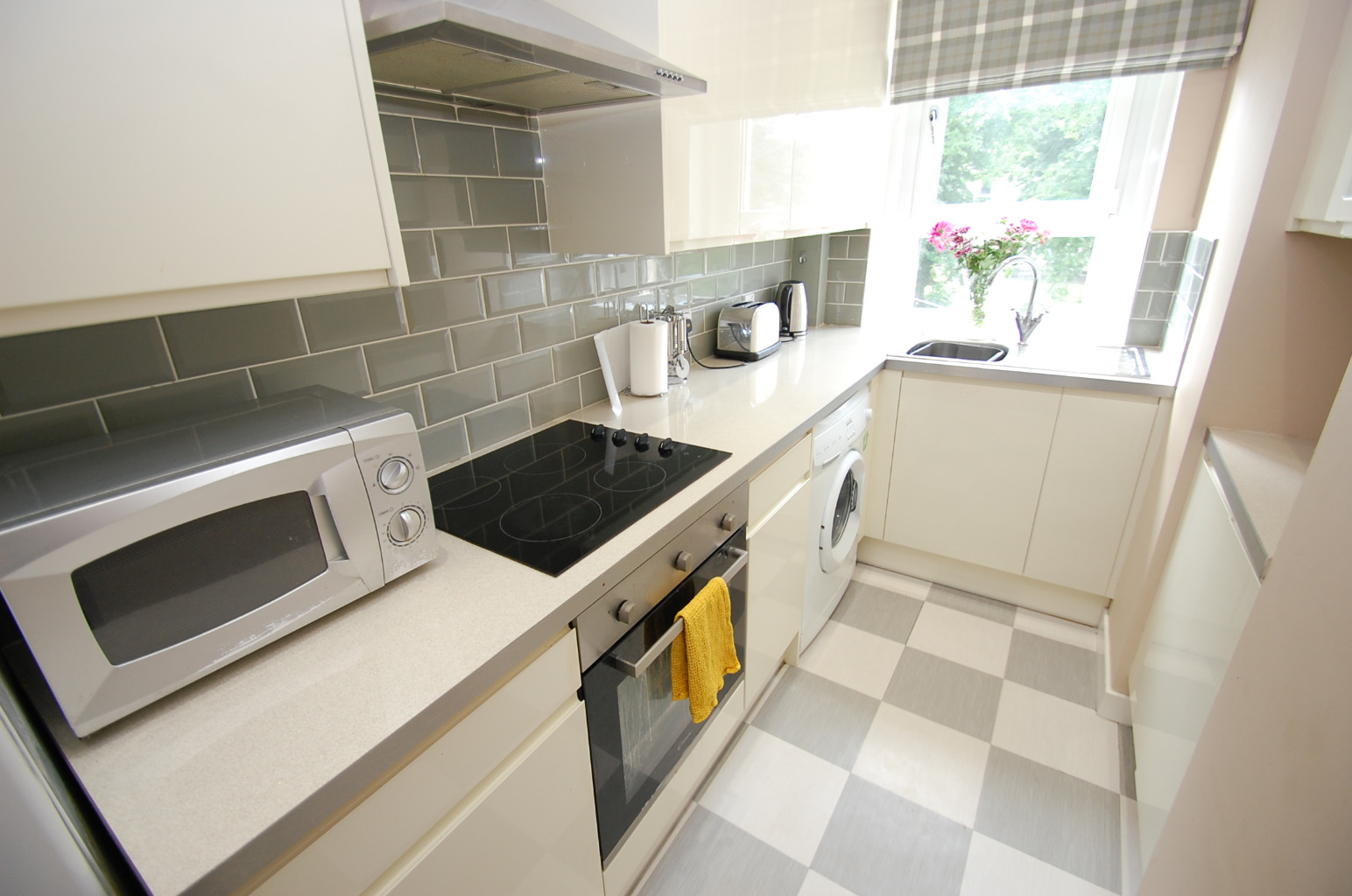 2 bed flat for sale in Torbreck Street  - Property Image 8