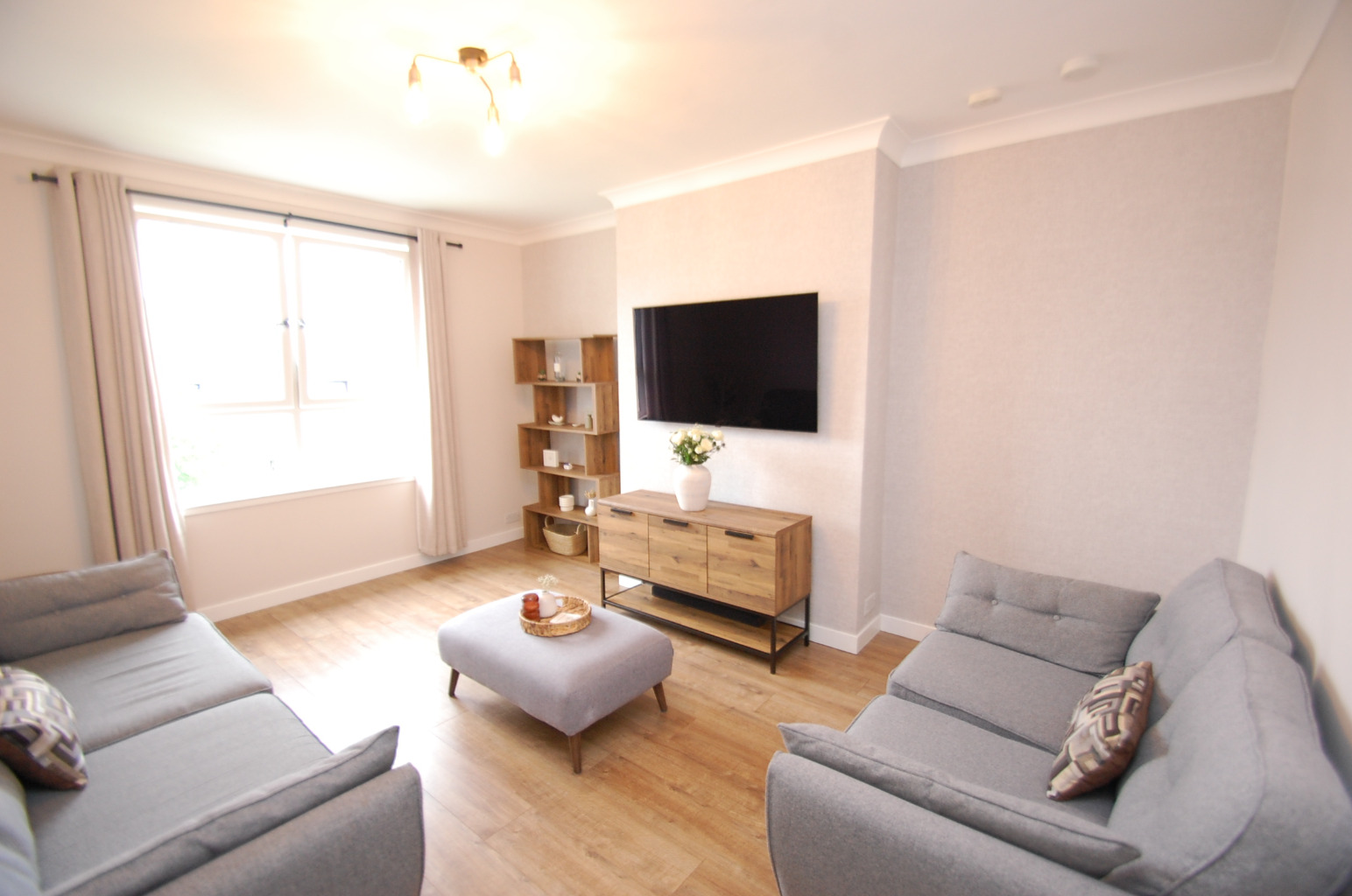 2 bed flat for sale in Arnhall Place  - Property Image 2