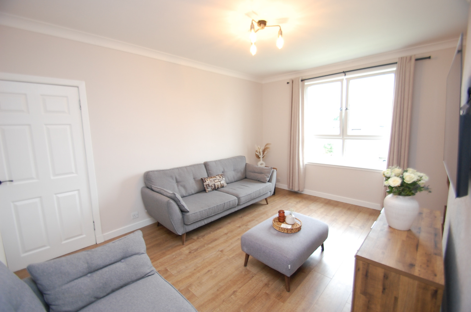 2 bed flat for sale in Arnhall Place  - Property Image 3