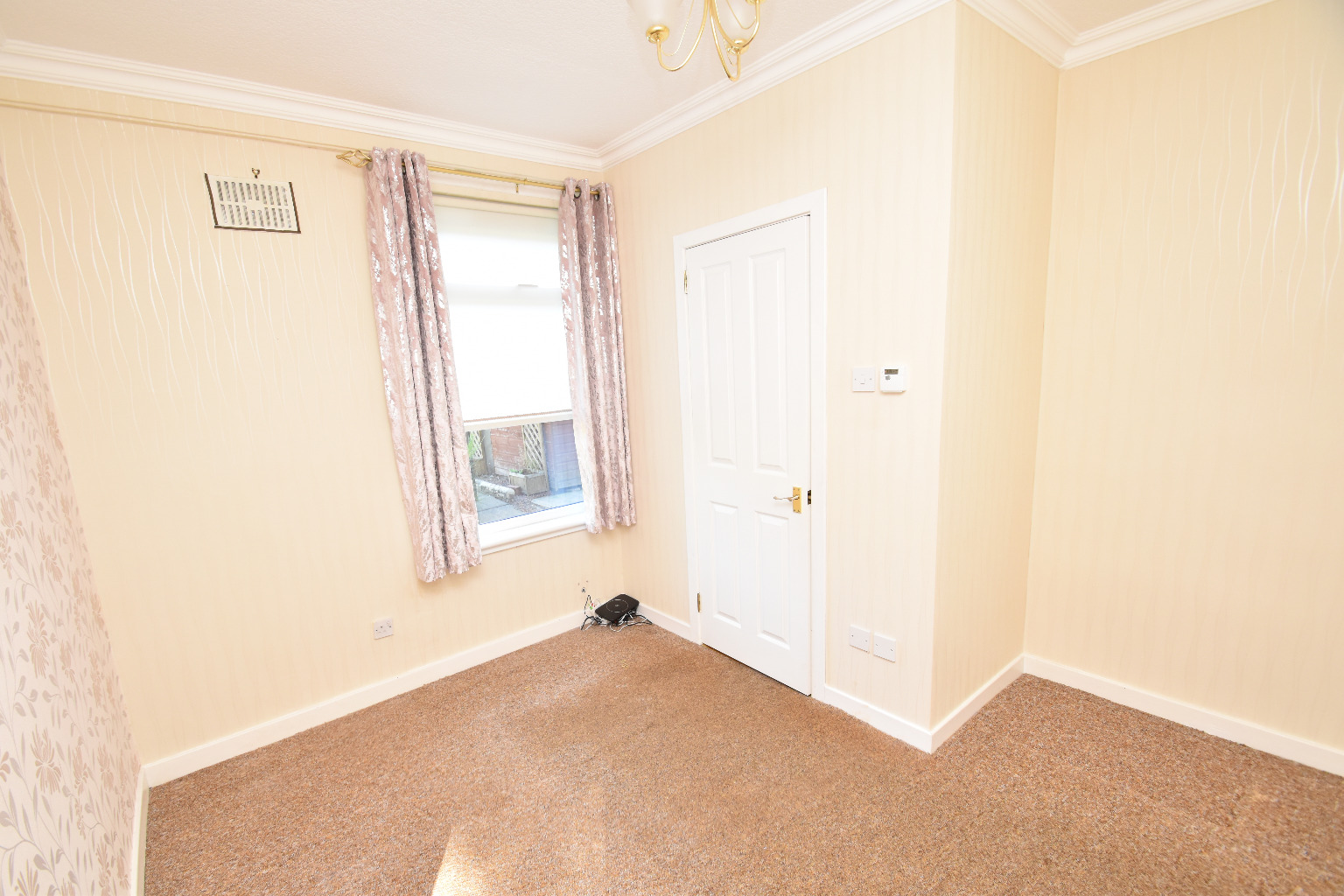 3 bed semi-detached house for sale in Invergyle Drive, Glasgow  - Property Image 6