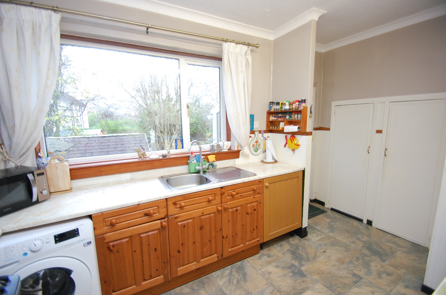 3 bed semi-detached house for sale in Cornaig Road, Glasgow  - Property Image 6