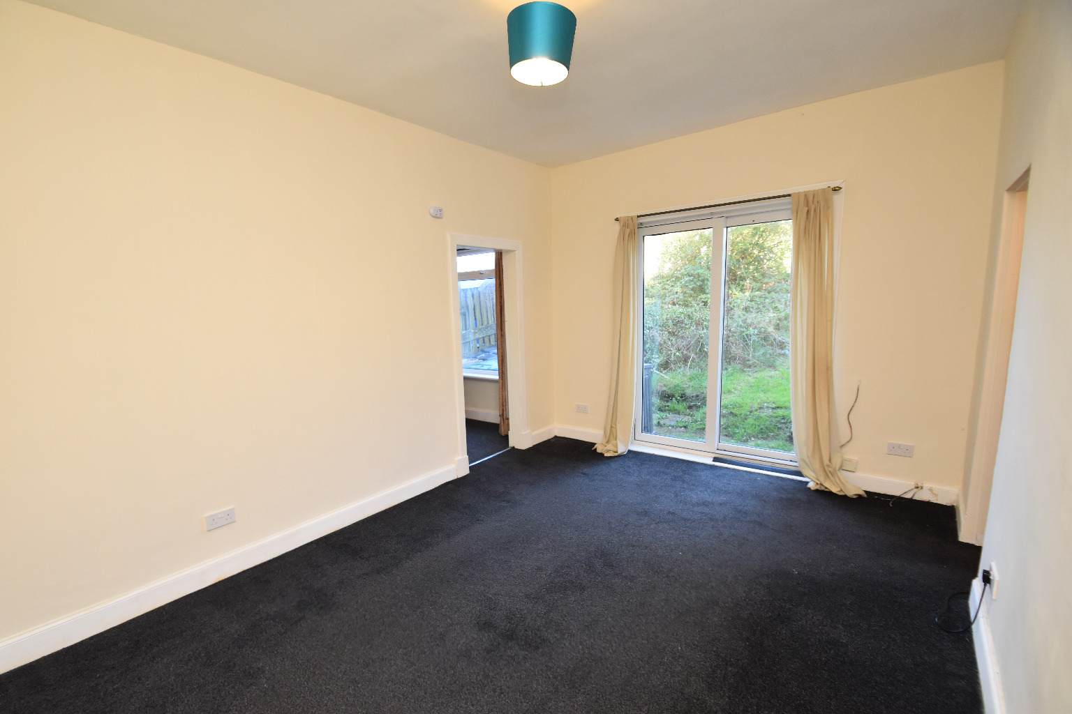 3 bed flat for sale in Wedderlea Drive, Glasgow  - Property Image 3