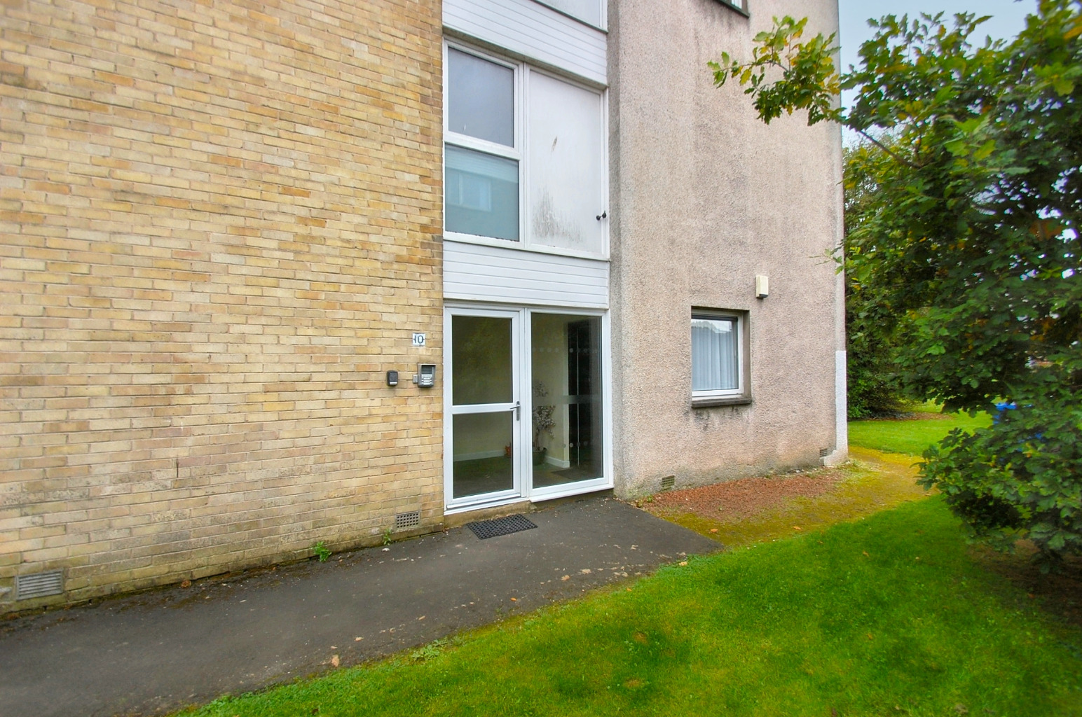 2 bed flat for sale in Crookston Court, Glasgow  - Property Image 2