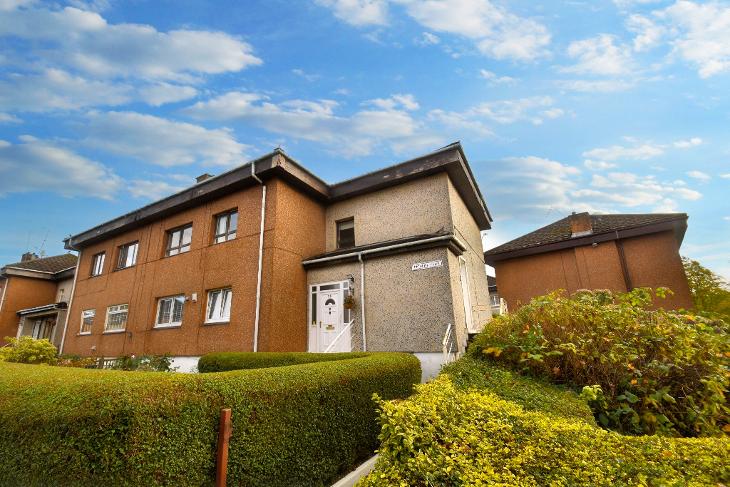 3 bed flat for sale in Moulin Terrace, Glasgow  - Property Image 1