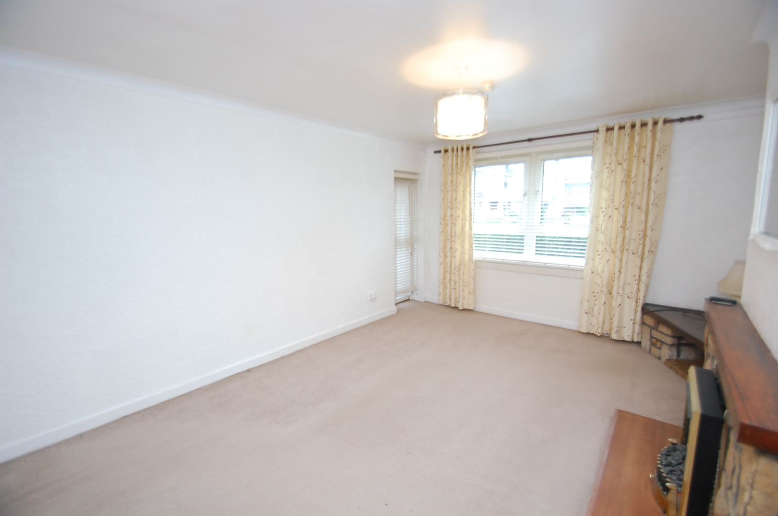 2 bed flat for sale in Hillington Quadrant, Glasgow  - Property Image 3