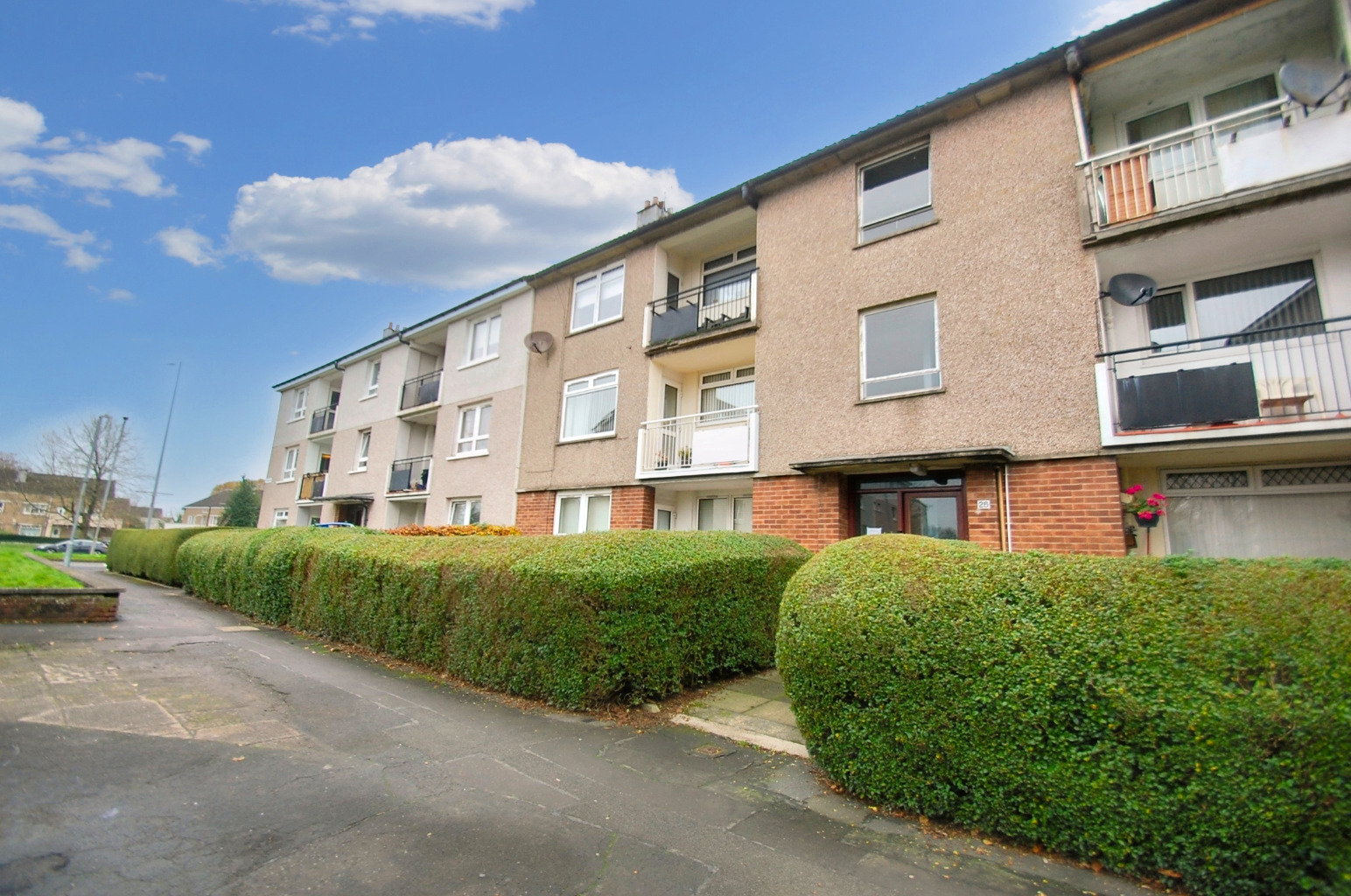 2 bed flat for sale in Hillington Quadrant, Glasgow  - Property Image 1