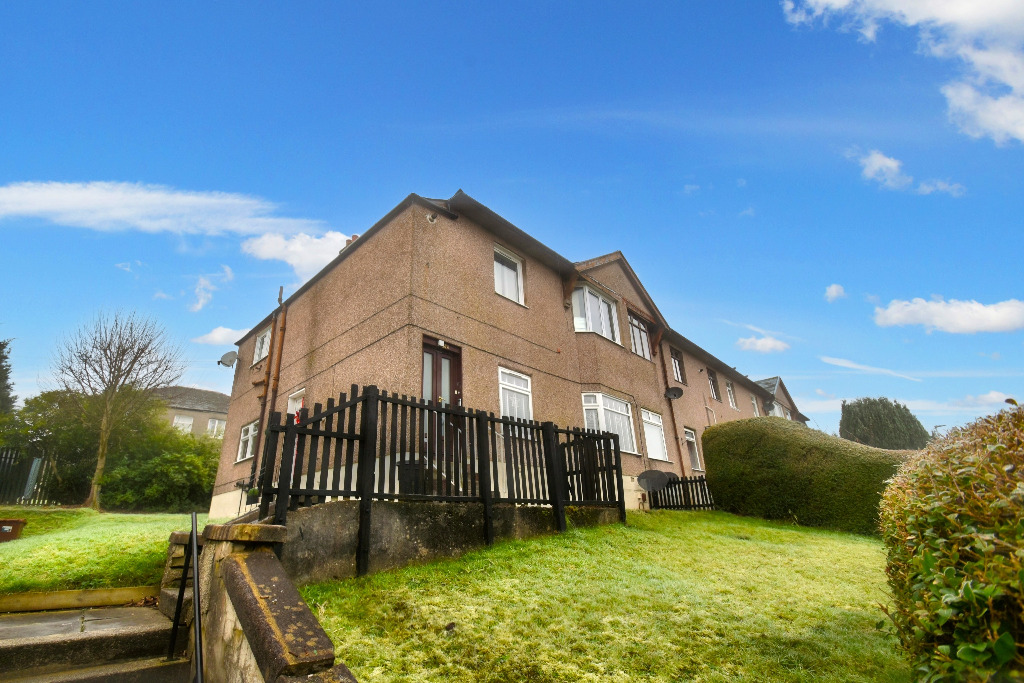 3 bed ground floor flat for sale in Baldovie Road, Glasgow  - Property Image 1