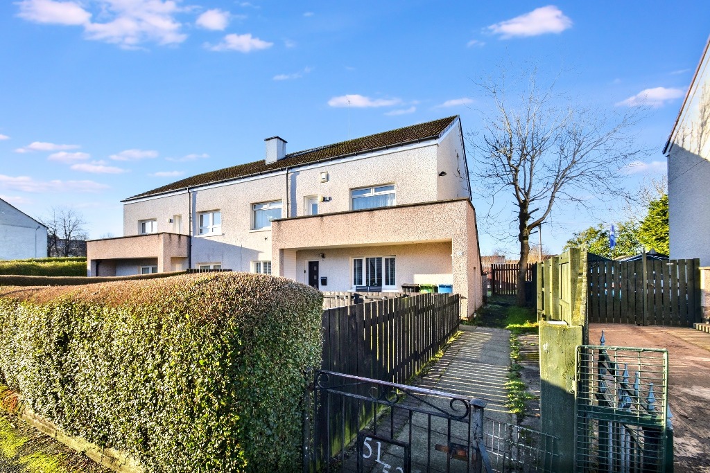 3 bed flat for sale in Muirdykes Road, Glasgow  - Property Image 1