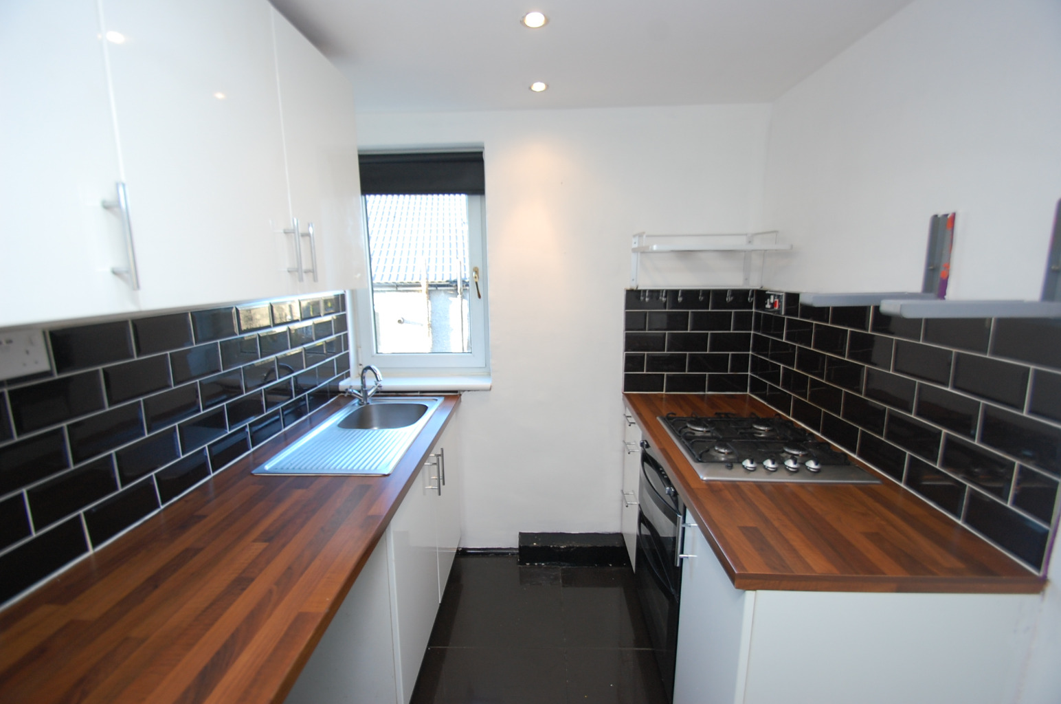 3 bed flat for sale in Merton Drive, Glasgow  - Property Image 5