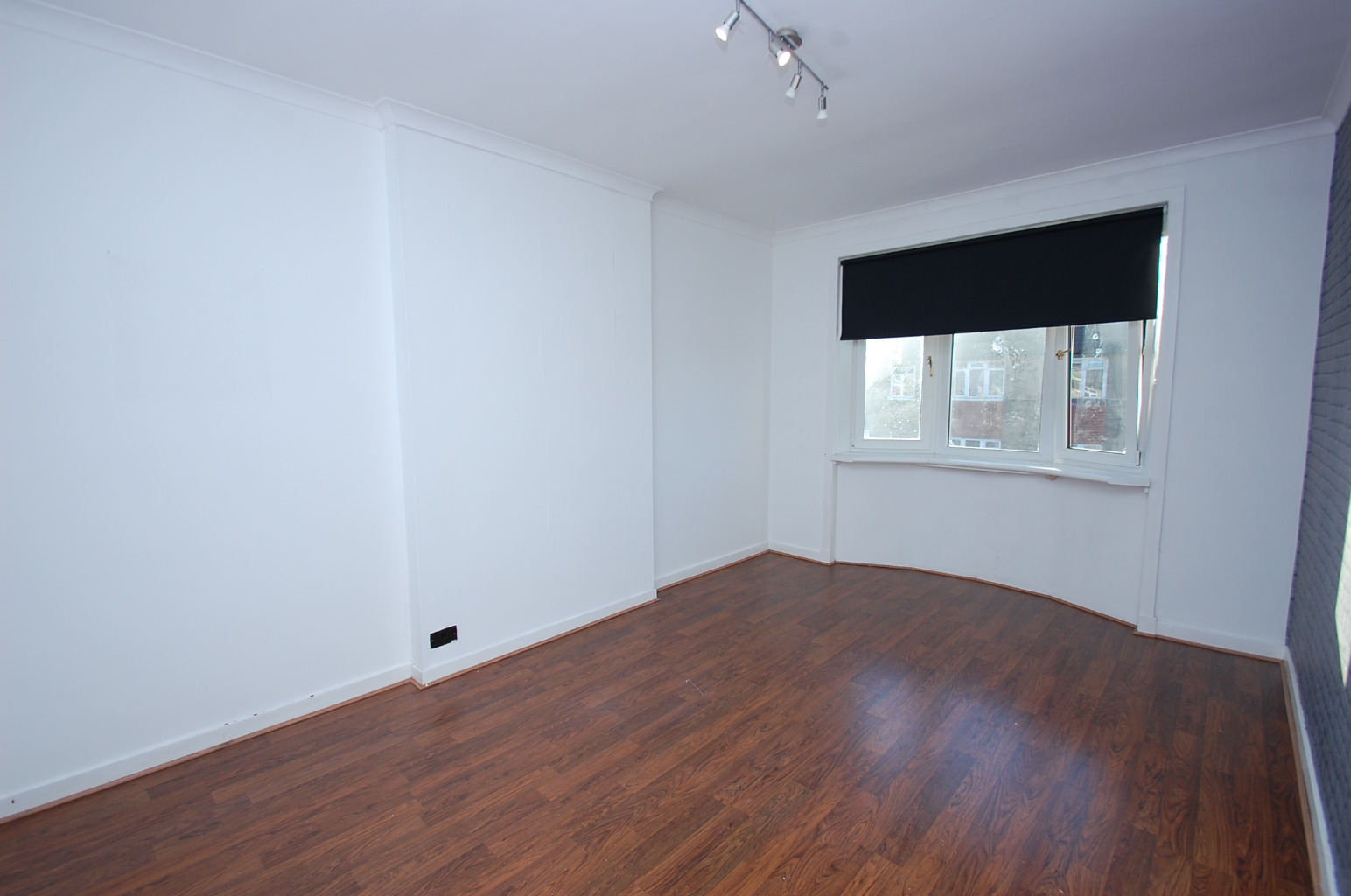 3 bed flat for sale in Merton Drive, Glasgow  - Property Image 7