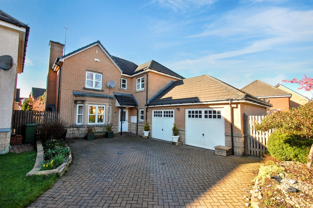 4 bed detached house for sale in Staybrae Grove, Glasgow  - Property Image 1