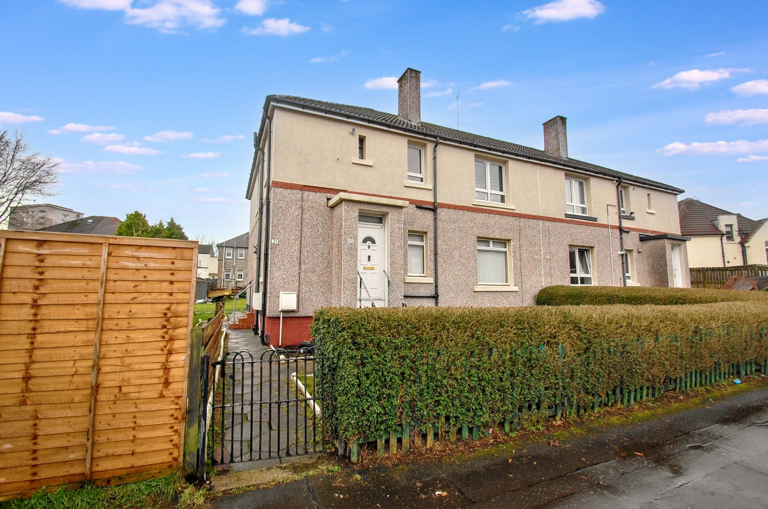 3 bed flat for sale in Lamberton Drive, Glasgow  - Property Image 1