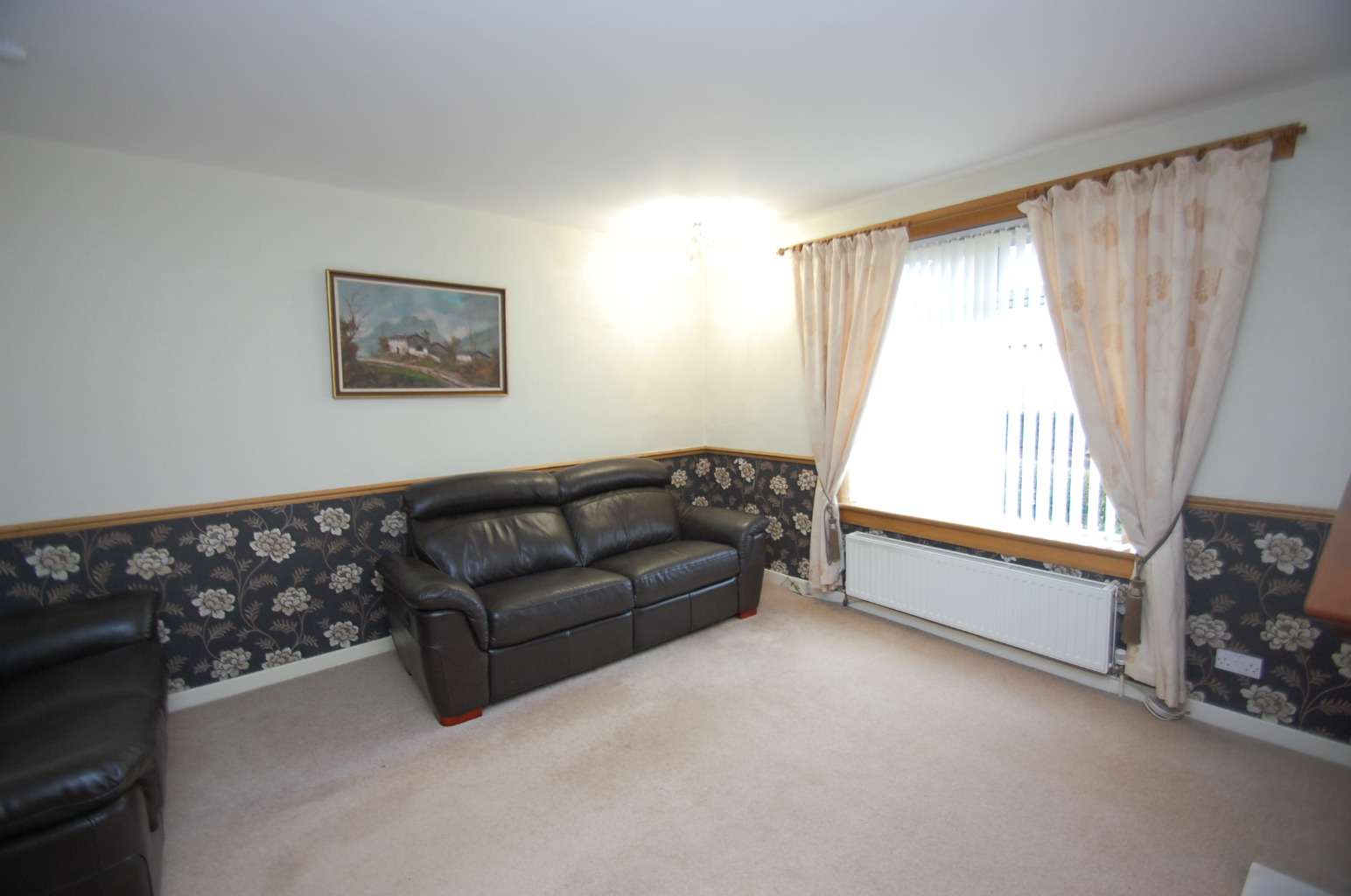 3 bed flat for sale in Lamberton Drive, Glasgow  - Property Image 2