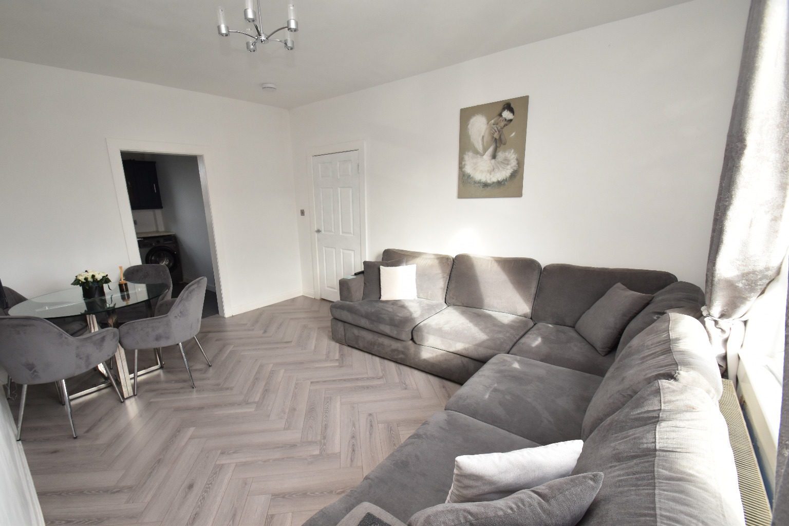 2 bed flat for sale in Carleith Quadrant, Glasgow  - Property Image 3