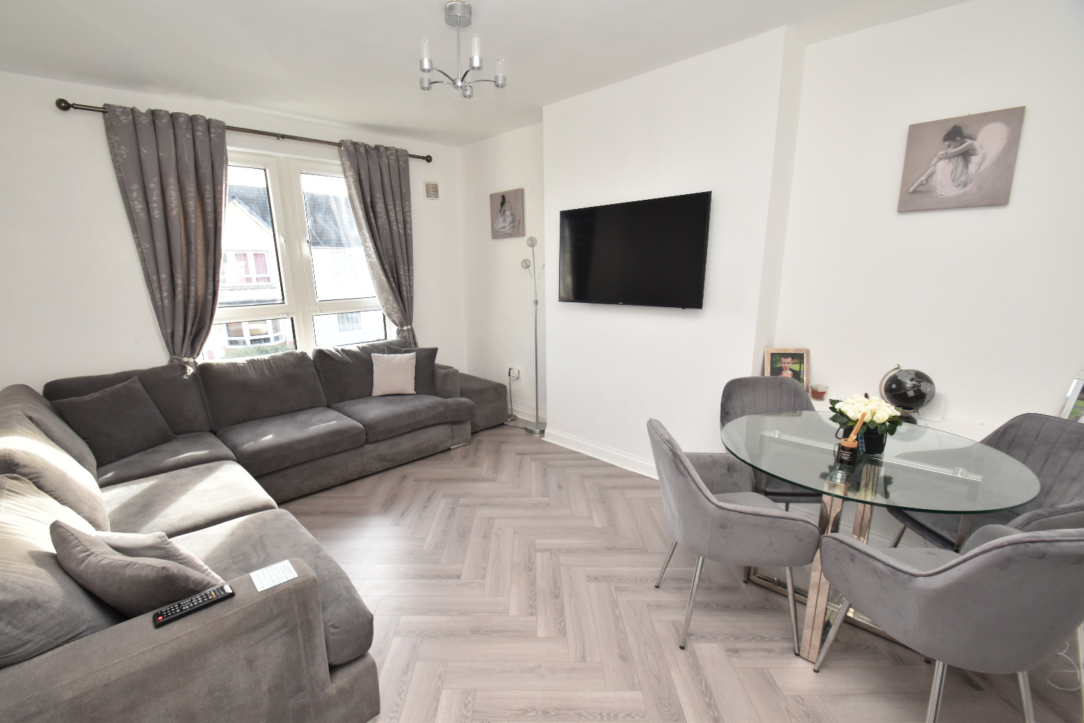 2 bed flat for sale in Carleith Quadrant, Glasgow  - Property Image 2