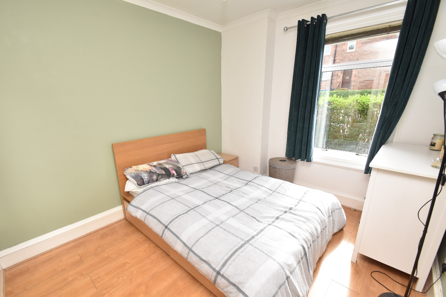 3 bed flat for sale in Moness Drive, Glasgow  - Property Image 9