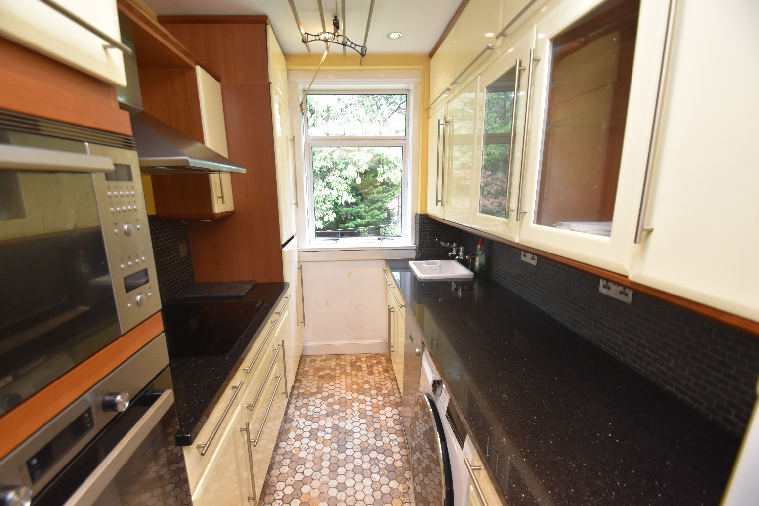 3 bed flat for sale in Moness Drive, Glasgow  - Property Image 13