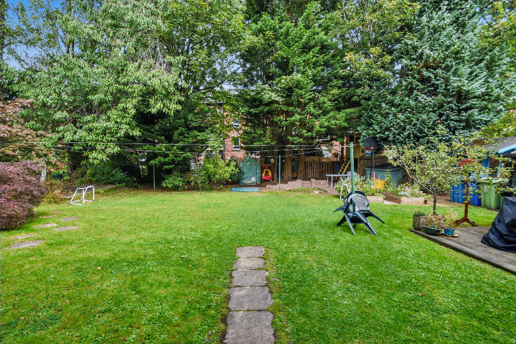 3 bed flat for sale in Moness Drive, Glasgow  - Property Image 18