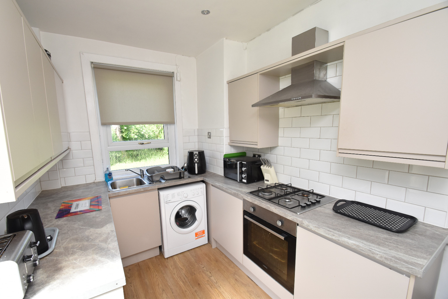 4 bed semi-detached house for sale in Mosspark Square, Glasgow  - Property Image 4