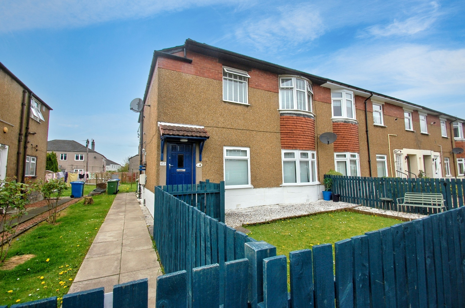3 bed flat for sale in Muirdrum Avenue, Glasgow - Property Image 1
