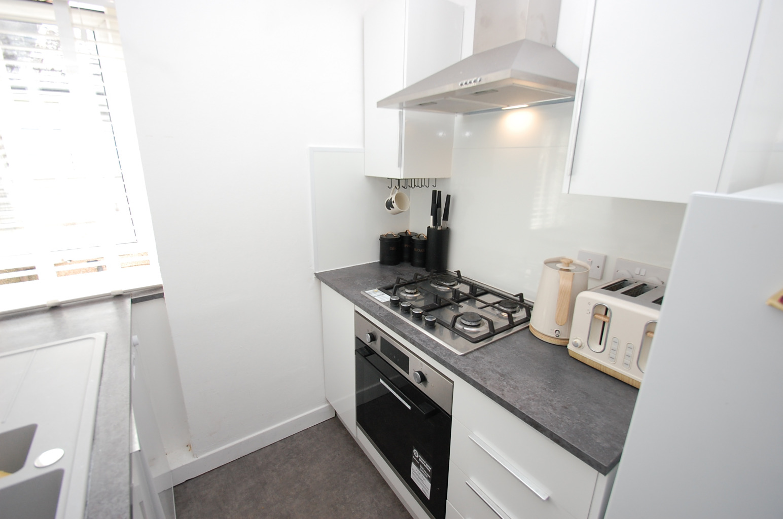 3 bed flat for sale in Muirdrum Avenue, Glasgow  - Property Image 7
