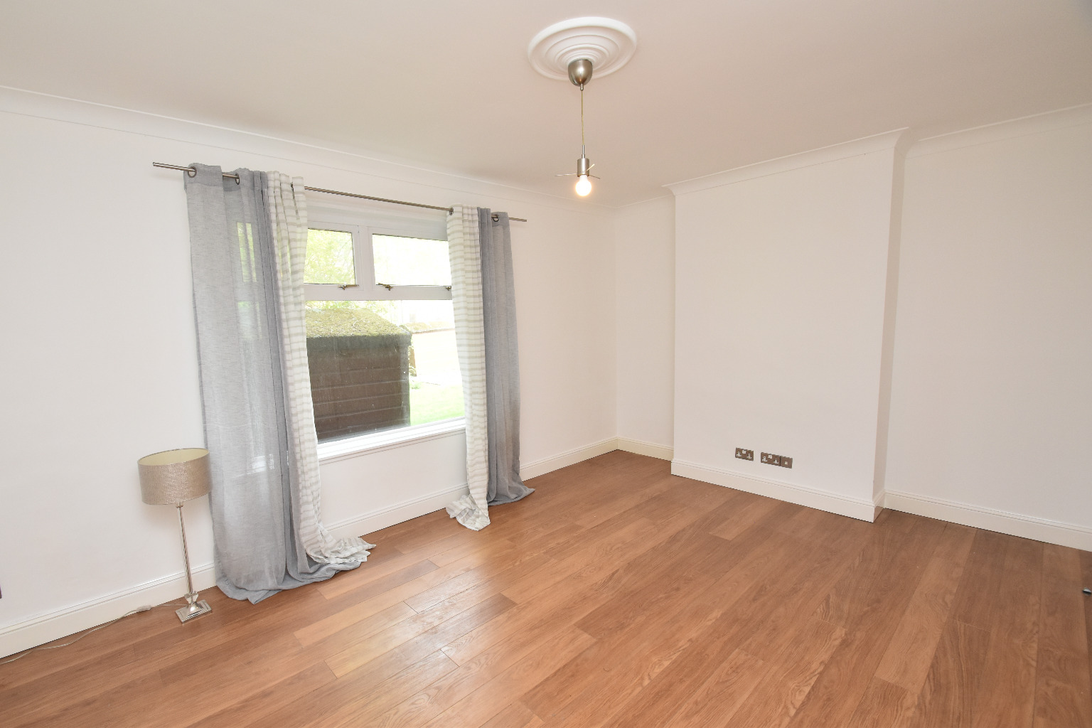 3 bed flat for sale in Moness Drive, Glasgow  - Property Image 9