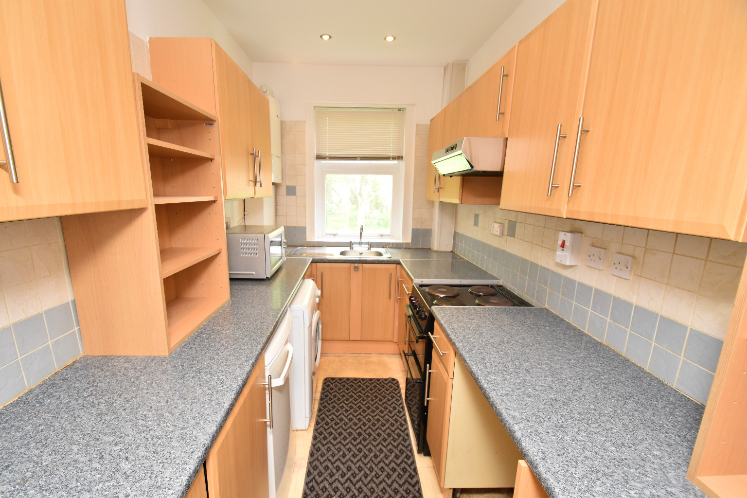 3 bed flat for sale in Moness Drive, Glasgow  - Property Image 6